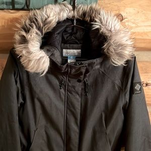 Women’s Columbia  Fur Trimmed Winter Jacket SZ S